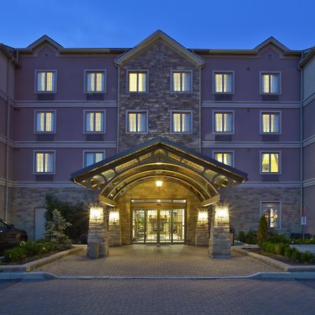 Executive Residency By Best Western Toronto-Mississauga Hotel Exterior photo