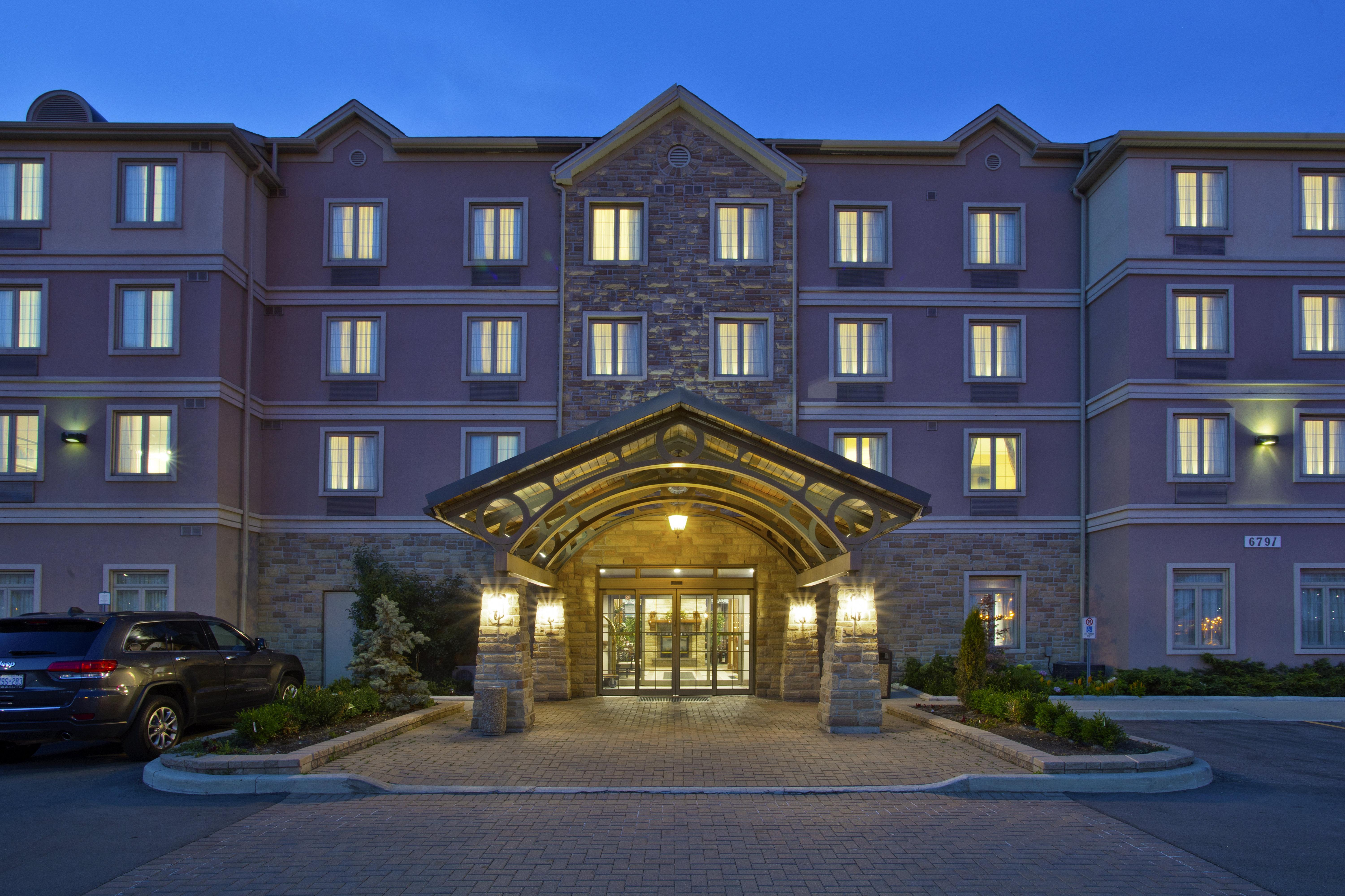 Executive Residency By Best Western Toronto-Mississauga Hotel Exterior photo